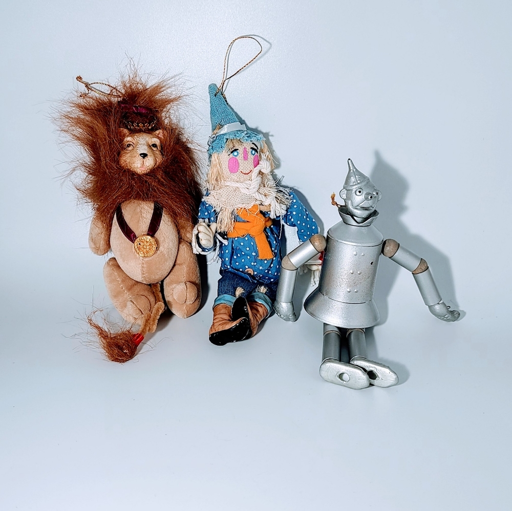 VINTAGE CHRISTMAS ORNAMENTS WIZARD OF OZ CERAMIC A